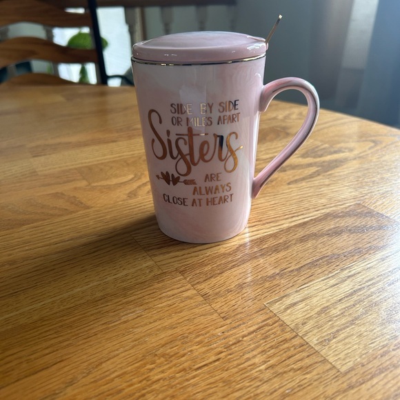 Sisters Ceramic Mug with Lid and Spoon - Picture 4 of 5